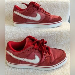Nike Women’s 6.0 Low, Red, 6.5